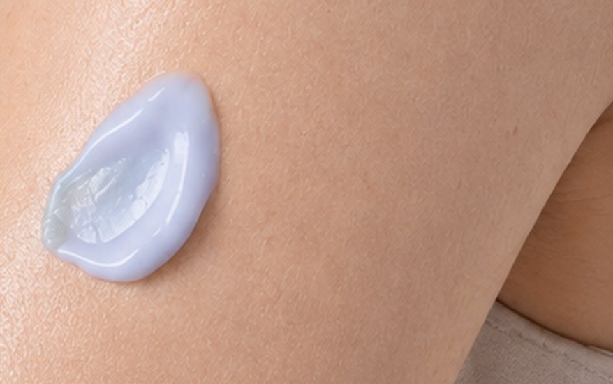 Crepe Renewal cream applied to the skin of an upper arm